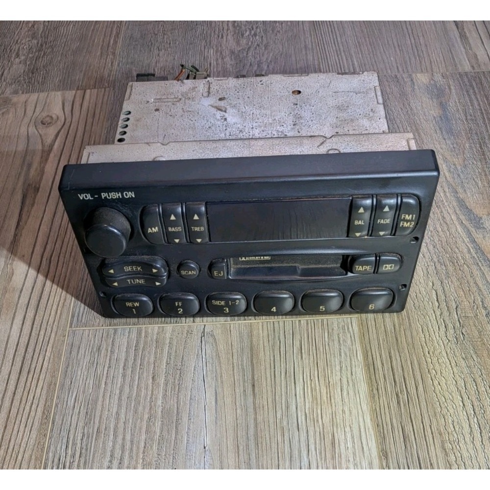 98-01 Ford F-150 F-250 AM FM Radio Cassette OEM F87F-19B132-AA Grand Marquis